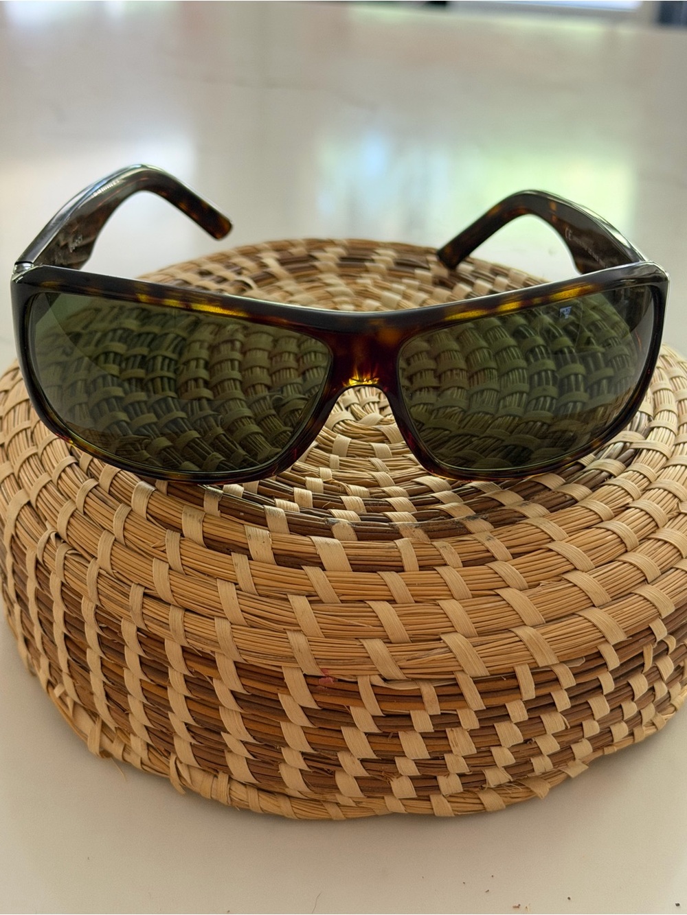 Gucci Black and Gold Women's Sunglasses
